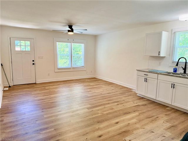 112 Parkdale Drive, Thomasville, NC 27360