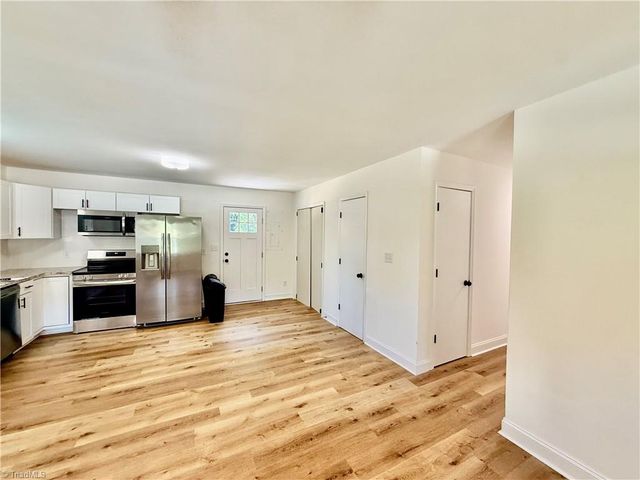 112 Parkdale Drive, Thomasville, NC 27360