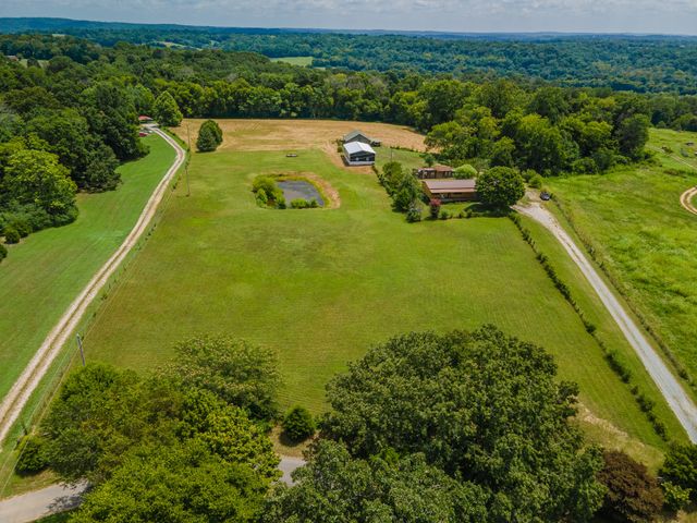 915 Maddox Rd, Centerville, TN 37033