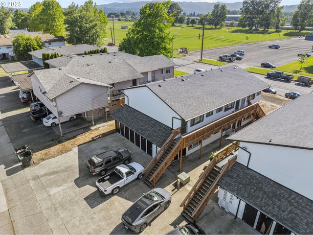 947 7TH Ave, Longview, WA 98632