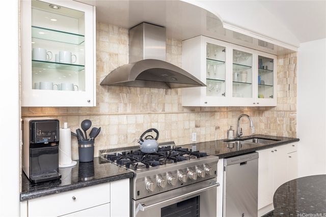 875 Ikena Circle, Honolulu, HI 96821