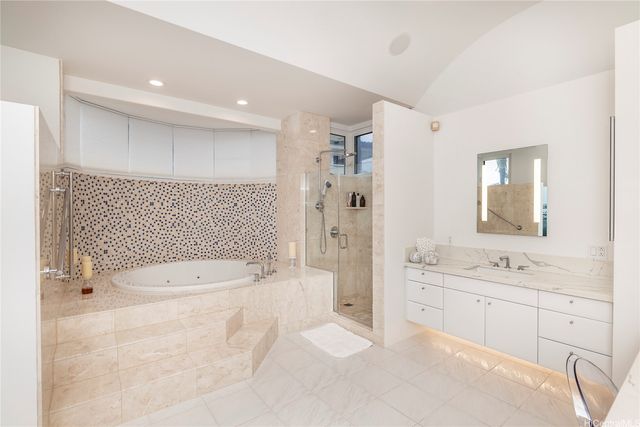 875 Ikena Circle, Honolulu, HI 96821