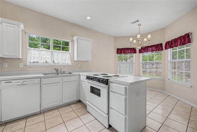 1738 N Hunters Ridge, Fayetteville, AR 72701