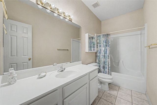 1738 N Hunters Ridge, Fayetteville, AR 72701