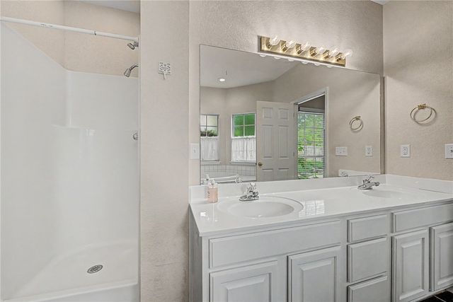 1738 N Hunters Ridge, Fayetteville, AR 72701