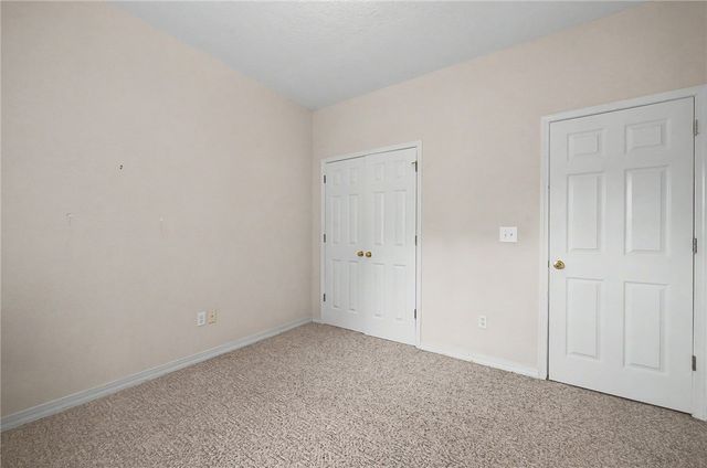 1738 N Hunters Ridge, Fayetteville, AR 72701