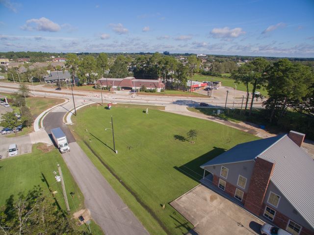 517 Verot School Road, Lafayette, LA 70508