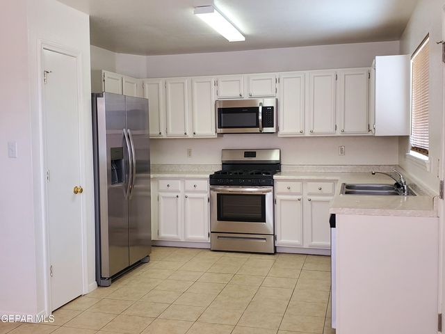 2416 TIERRA HUMEDA Drive, El Paso, TX 79938