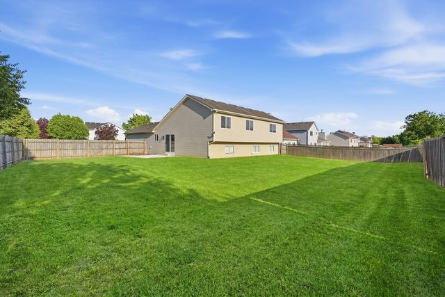 805 Thorn Creek Drive, Joliet, IL 60436