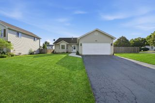 805 Thorn Creek Drive, Joliet, IL 60436