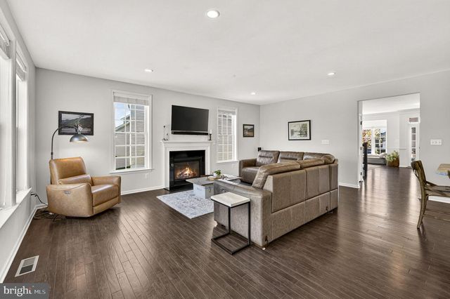 41182 TURTLE DOVE CIR, Aldie, VA 20105