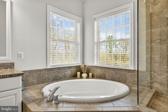 41182 TURTLE DOVE CIR, Aldie, VA 20105