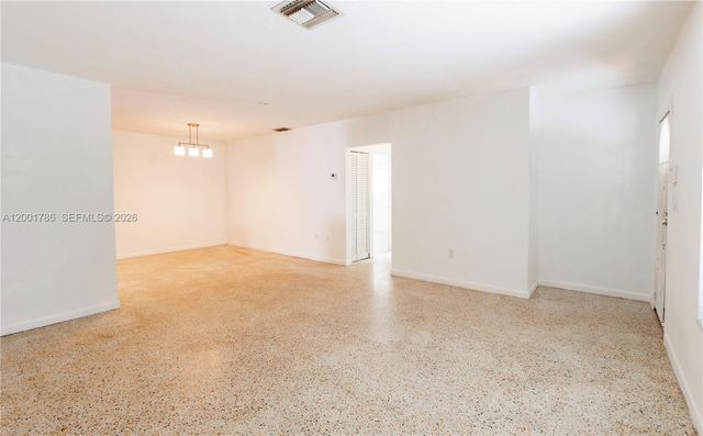 565 NE 160th Ter, Miami, FL 33162