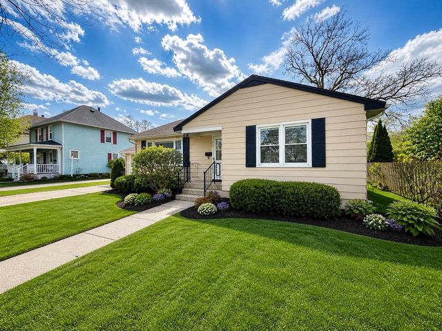 20 S Ringold Street, Janesville, WI 53545