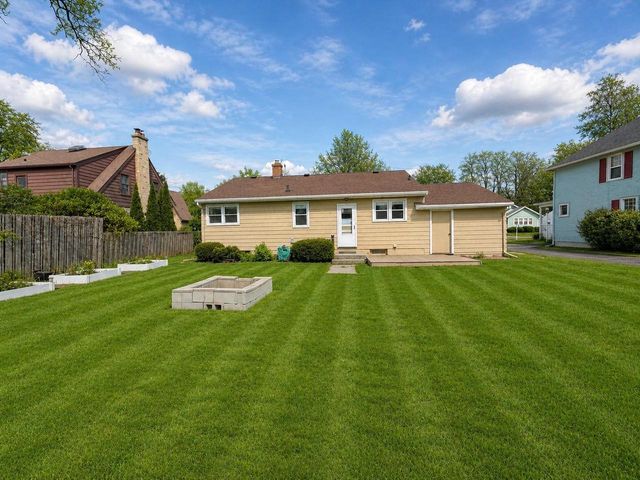 20 S Ringold Street, Janesville, WI 53545