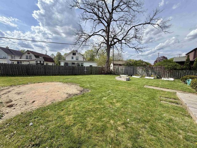 20 S Ringold Street, Janesville, WI 53545