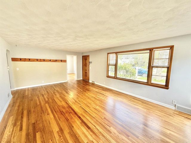 20 S Ringold Street, Janesville, WI 53545