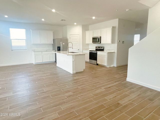 2760 W Stradling Avenue, Apache Junction, AZ 85120