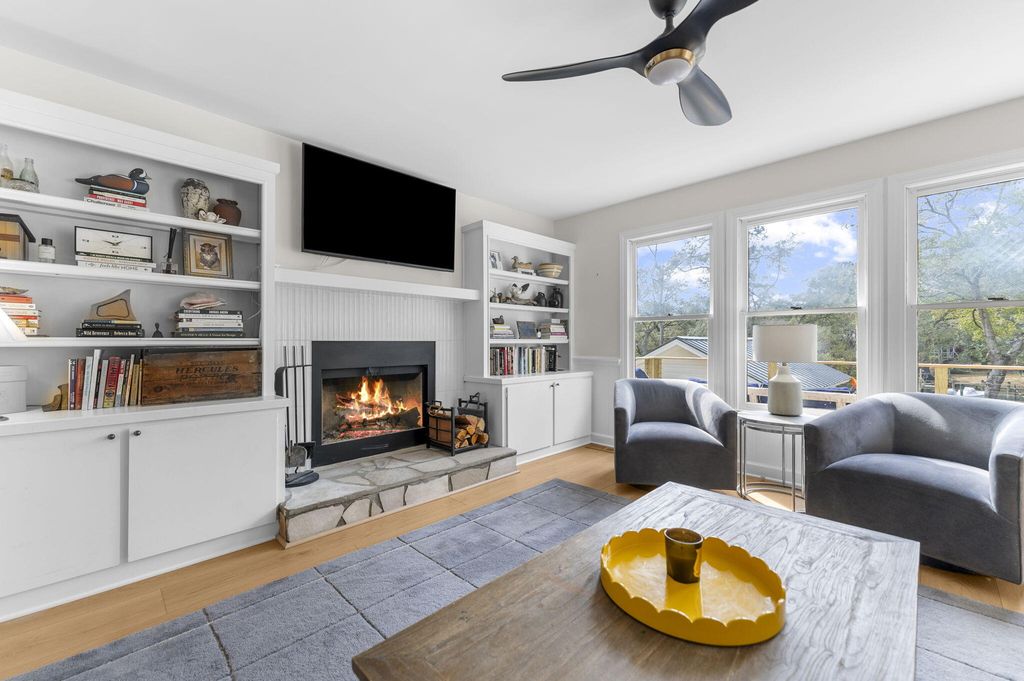 Image 10 of property listing at 276 Copahee Road, Mount Pleasant, SC 29464