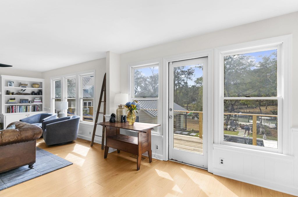 Image 11 of property listing at 276 Copahee Road, Mount Pleasant, SC 29464