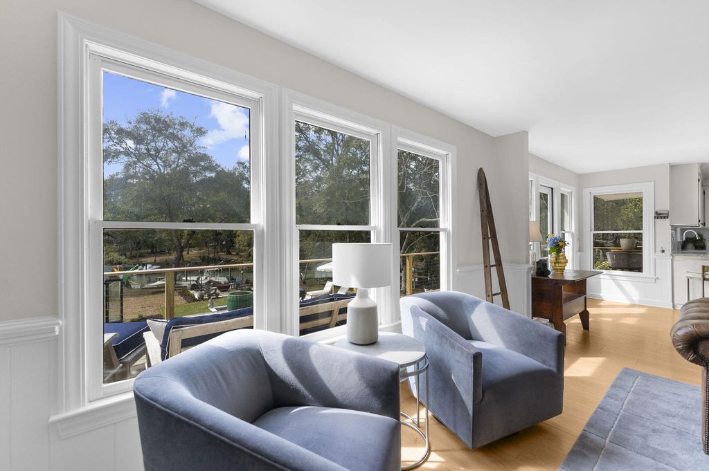 Image 12 of property listing at 276 Copahee Road, Mount Pleasant, SC 29464