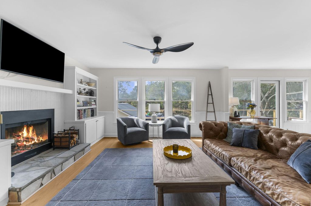 Image 13 of property listing at 276 Copahee Road, Mount Pleasant, SC 29464