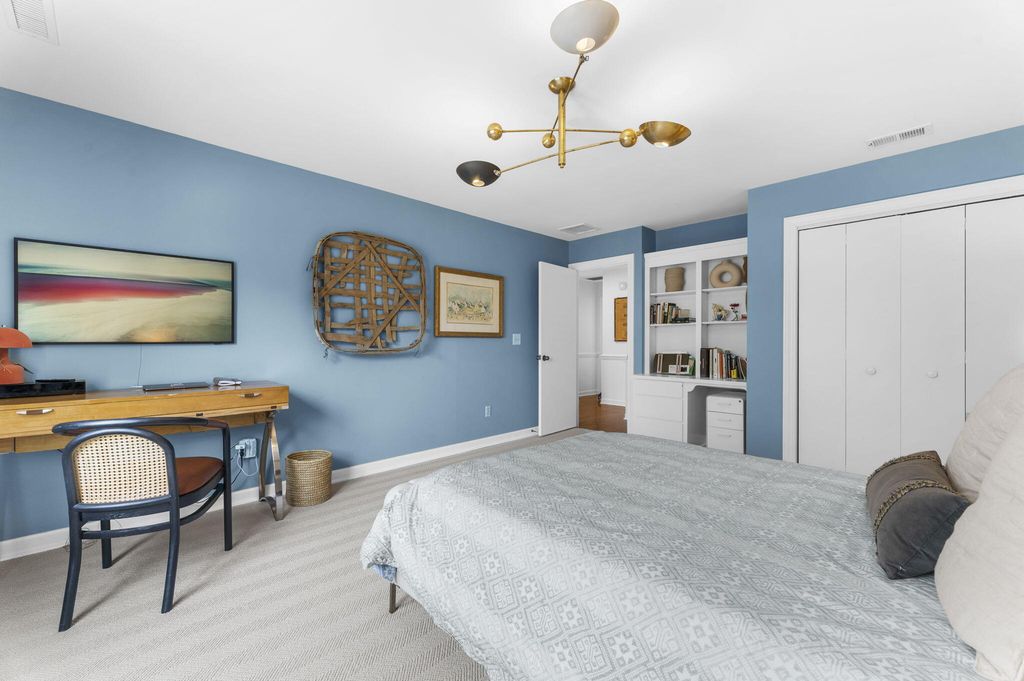 Image 24 of property listing at 276 Copahee Road, Mount Pleasant, SC 29464