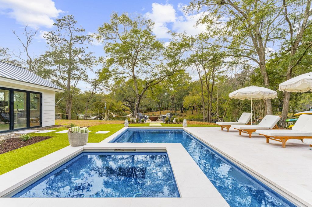 Image 32 of property listing at 276 Copahee Road, Mount Pleasant, SC 29464