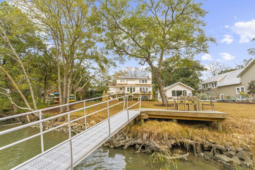 Image 38 of property listing at 276 Copahee Road, Mount Pleasant, SC 29464