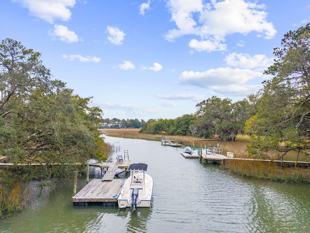 Image 41 of property listing at 276 Copahee Road, Mount Pleasant, SC 29464