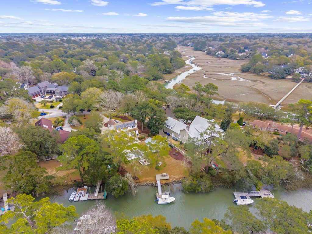 Image 54 of property listing at 276 Copahee Road, Mount Pleasant, SC 29464