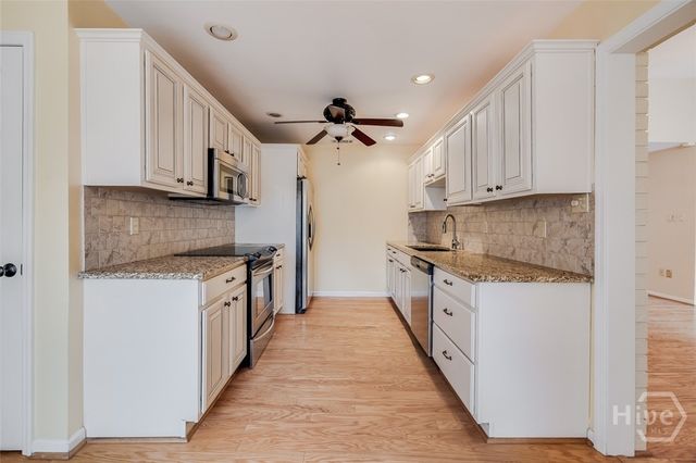 22 River Oaks Road, Savannah, GA 31410