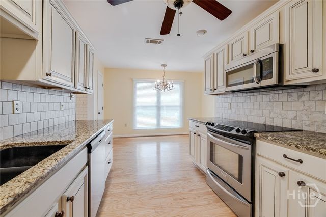 22 River Oaks Road, Savannah, GA 31410