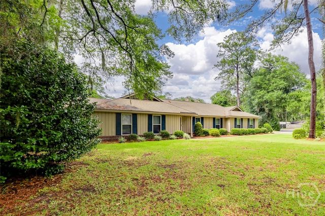 22 River Oaks Road, Savannah, GA 31410