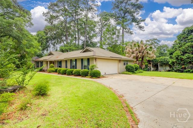22 River Oaks Road, Savannah, GA 31410
