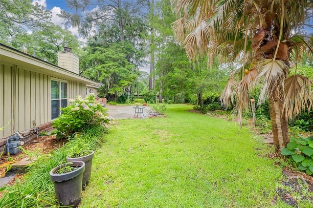 22 River Oaks Road, Savannah, GA 31410