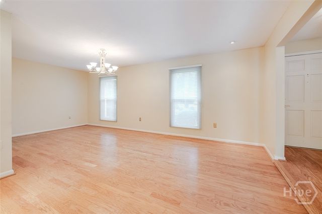 22 River Oaks Road, Savannah, GA 31410