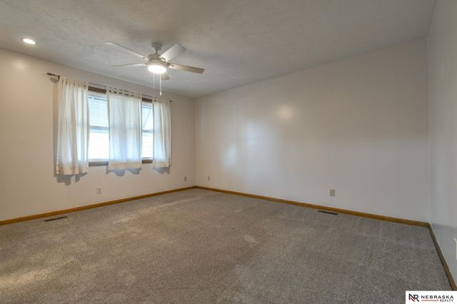 5613 Briar Patch Circle, Lincoln, NE 68516