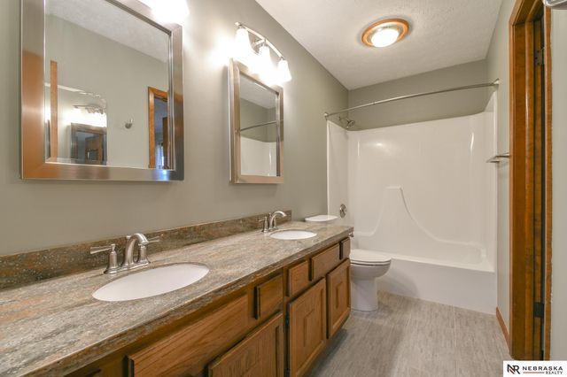 5613 Briar Patch Circle, Lincoln, NE 68516