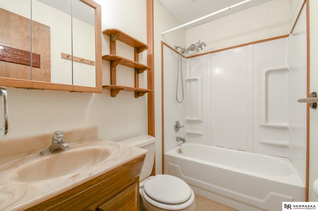 5613 Briar Patch Circle, Lincoln, NE 68516