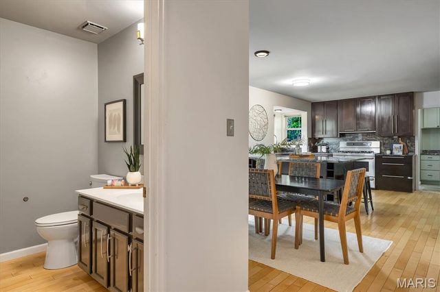 11414 Oxbridge Court, St Louis, MO 63146