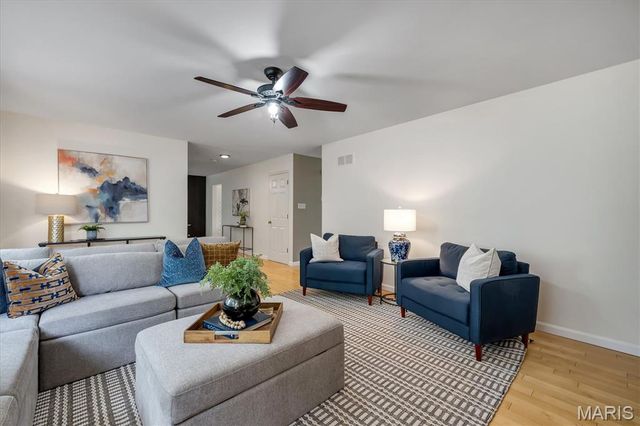 11414 Oxbridge Court, St Louis, MO 63146