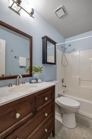 11414 Oxbridge Court, St Louis, MO 63146