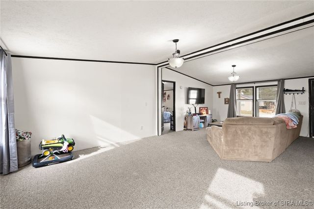 1323 W Kenwood Drive, Austin, IN 47102