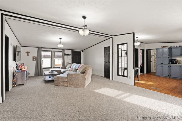 1323 W Kenwood Drive, Austin, IN 47102