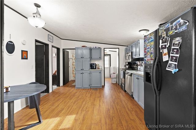 1323 W Kenwood Drive, Austin, IN 47102