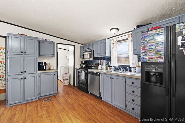 1323 W Kenwood Drive, Austin, IN 47102