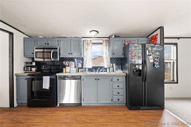 1323 W Kenwood Drive, Austin, IN 47102