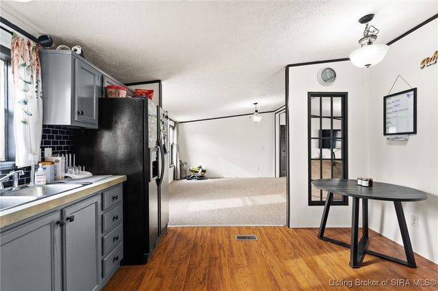 1323 W Kenwood Drive, Austin, IN 47102