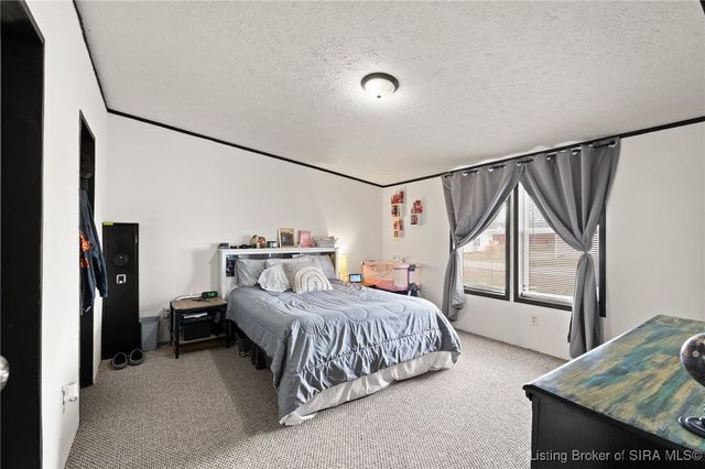 1323 W Kenwood Drive, Austin, IN 47102